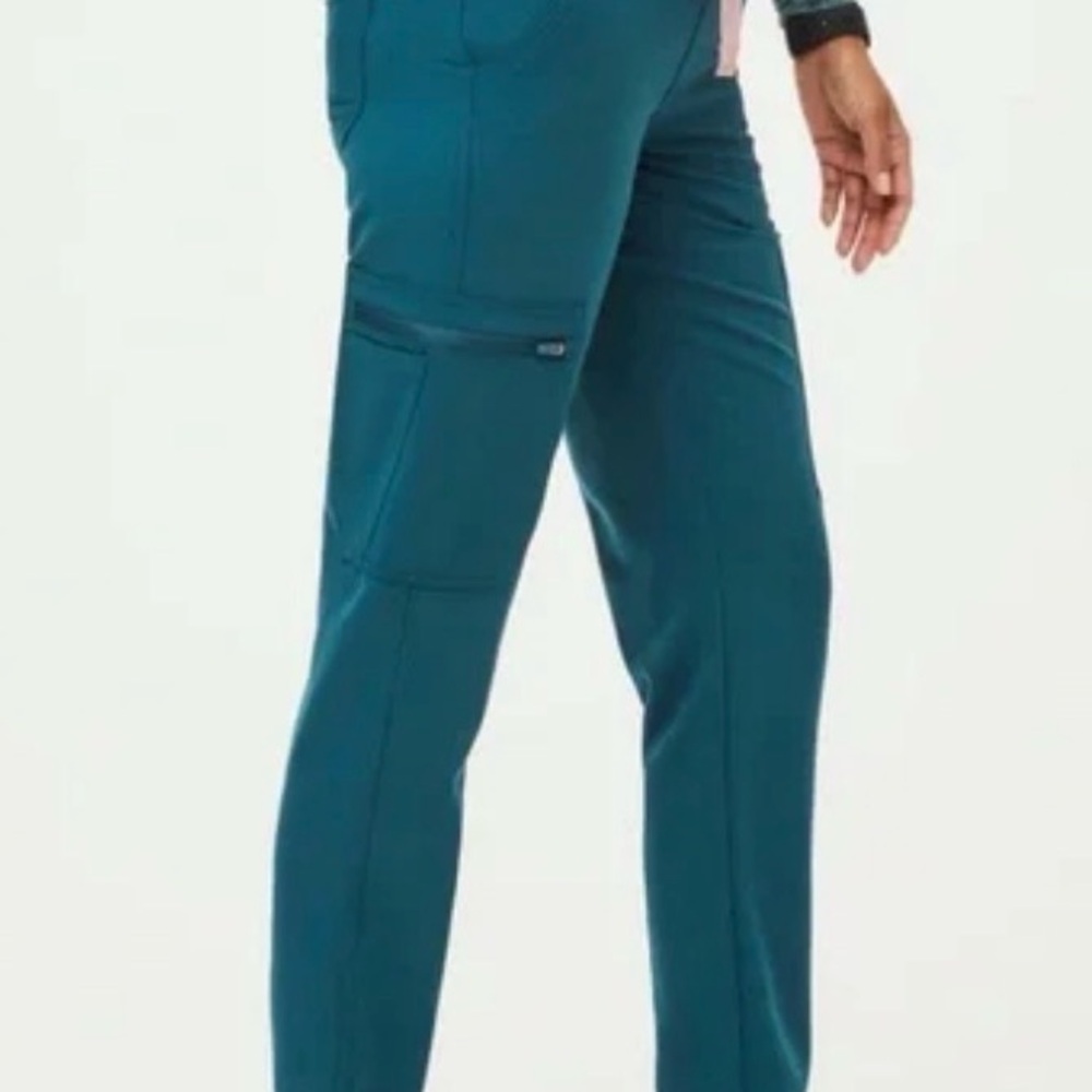 Figs M/P Yola Skinny Scrub Pants in Caribbean Blue